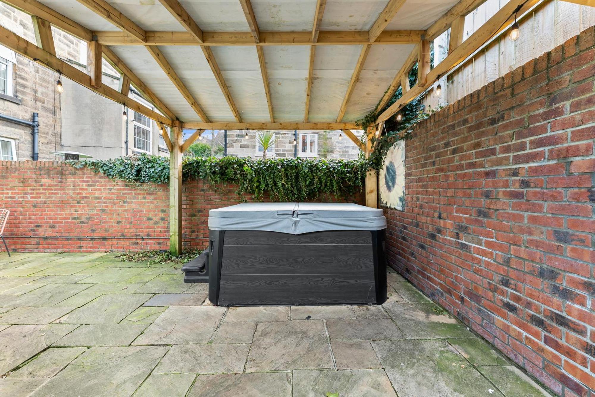 30 Percent Off! Central 5 Bed In Whitby - Games Room - Parking - Hot-Tub Exterior foto